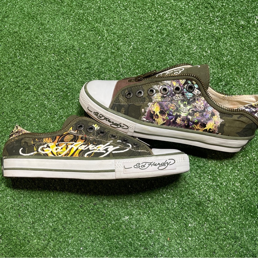 ED HARDY Slip On Laceless Skull Printed Sneakers Shoes Womens Size 6